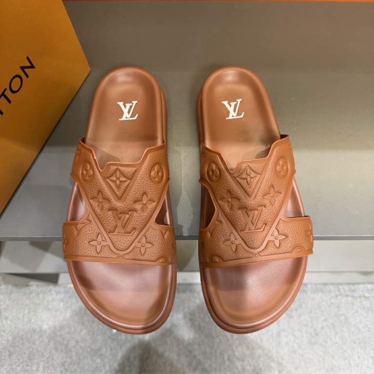 Picture of Louis Vuitton Slippers _SKULVsz38-45mnq0255650